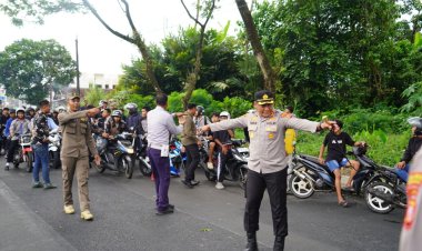 Kapolres Tasikmalaya Kota Pimpin Pengamanan Konvoi Juara Persikotas FC Liga 4 Seri 1 Piala Gubernur Jabar 2025