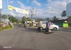 POLSEK SUKARATU POLRES TASIK KOTA POLDA JABAR, MELAKSANAKAN GIAT GATUR LALU LINTAS SEBAGAI WUJUD MELAYANI WARGA MASYARAKAT PENGENDARA MOTOR YG AKAN MEMULAI AKTIVITAS DI PAGI HARI.