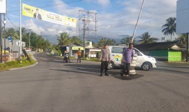 POLSEK SUKARATU POLRES TASIK KOTA POLDA JABAR, MELAKSANAKAN GIAT GATUR LALU LINTAS SEBAGAI WUJUD MELAYANI WARGA MASYARAKAT PENGENDARA MOTOR YG AKAN MEMULAI AKTIVITAS DI PAGI HARI.